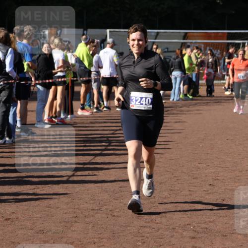 27.09.2026 - 35. Volkslauf durch das schöne Alstertal Strokosch-Dieckow http://msf.ph/oto/10584051 27.09.2026 11:37:57 Ziel 1431, 3104, 3105, 3171, 3240 meine-sportfotos.de