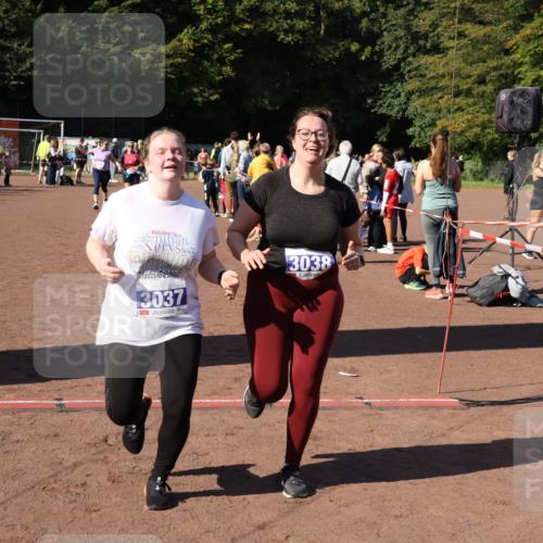 27.09.2026 - 35. Volkslauf durch das schöne Alstertal Strokosch-Dieckow http://msf.ph/oto/10584079 27.09.2026 11:40:38 Ziel 1126, 3037, 3260, 3393 meine-sportfotos.de