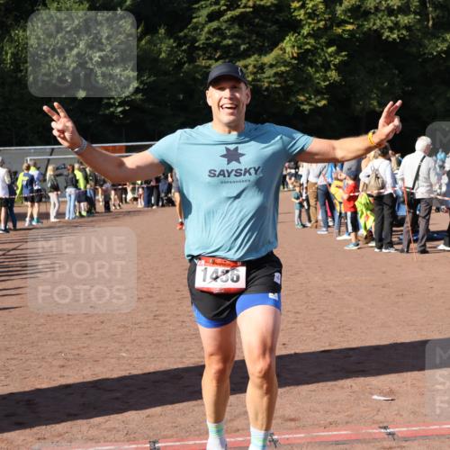 27.09.2026 - 35. Volkslauf durch das schöne Alstertal Strokosch-Dieckow http://msf.ph/oto/10584080 27.09.2026 11:37:38 Ziel 1436, 3053 meine-sportfotos.de