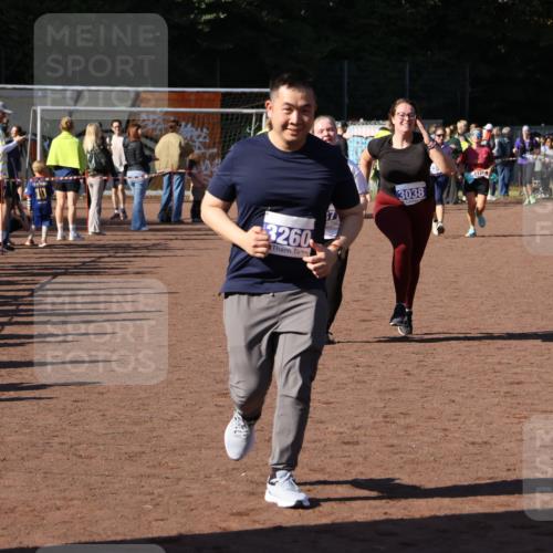 27.09.2026 - 35. Volkslauf durch das schöne Alstertal Strokosch-Dieckow http://msf.ph/oto/10584089 27.09.2026 11:40:35 Ziel 1456, 3037, 3260, 3381 meine-sportfotos.de