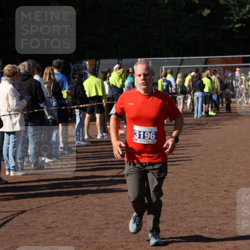 27.09.2026 - 35. Volkslauf durch das schöne Alstertal Strokosch-Dieckow http://msf.ph/oto/10584103 27.09.2026 11:37:32 Ziel 1436, 3196, 3334 meine-sportfotos.de