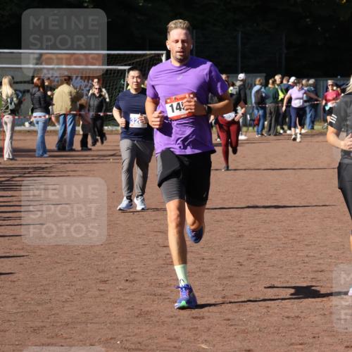 27.09.2026 - 35. Volkslauf durch das schöne Alstertal Strokosch-Dieckow http://msf.ph/oto/10584109 27.09.2026 11:40:30 Ziel 1456, 3037, 3260, 3381 meine-sportfotos.de