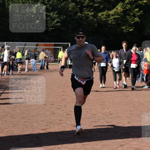 27.09.2026 - 35. Volkslauf durch das schöne Alstertal Strokosch-Dieckow http://msf.ph/oto/10584174 27.09.2026 11:40:05 Ziel 1450, 1698 meine-sportfotos.de