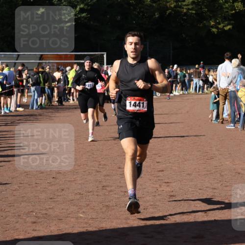 27.09.2026 - 35. Volkslauf durch das schöne Alstertal Strokosch-Dieckow http://msf.ph/oto/10584177 27.09.2026 11:37:17 Ziel 1441, 3096, 3097, 3187, 3974 meine-sportfotos.de