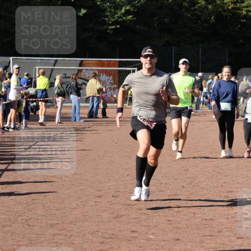 27.09.2026 - 35. Volkslauf durch das schöne Alstertal Strokosch-Dieckow http://msf.ph/oto/10584178 27.09.2026 11:40:04 Ziel 1450, 1698 meine-sportfotos.de