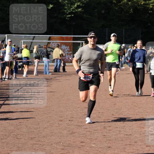 27.09.2026 - 35. Volkslauf durch das schöne Alstertal Strokosch-Dieckow http://msf.ph/oto/10584182 27.09.2026 11:40:04 Ziel 1450, 1698 meine-sportfotos.de