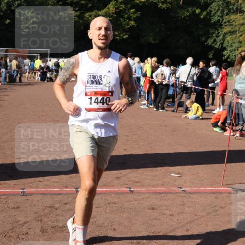 27.09.2026 - 35. Volkslauf durch das schöne Alstertal Strokosch-Dieckow http://msf.ph/oto/10584213 27.09.2026 11:39:36 Ziel 1438, 1440 meine-sportfotos.de