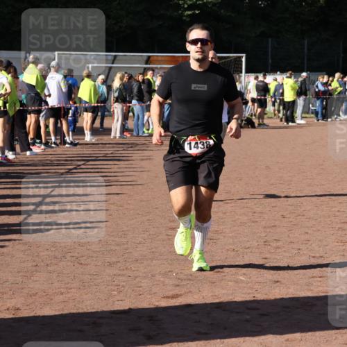 27.09.2026 - 35. Volkslauf durch das schöne Alstertal Strokosch-Dieckow http://msf.ph/oto/10584224 27.09.2026 11:39:33 Ziel 1438, 1440 meine-sportfotos.de