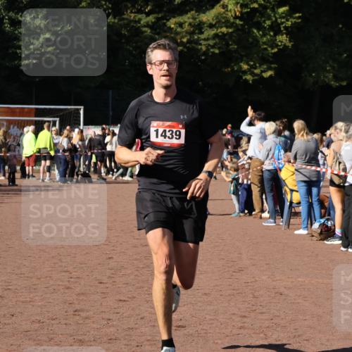 27.09.2026 - 35. Volkslauf durch das schöne Alstertal Strokosch-Dieckow http://msf.ph/oto/10584228 27.09.2026 11:37:00 Ziel 1439, 1445, 3386, 3387 meine-sportfotos.de