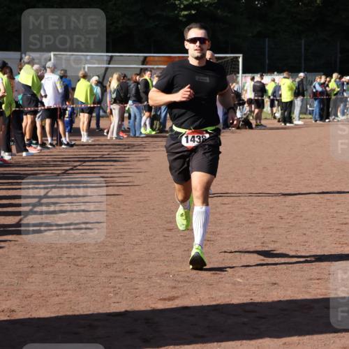27.09.2026 - 35. Volkslauf durch das schöne Alstertal Strokosch-Dieckow http://msf.ph/oto/10584229 27.09.2026 11:39:33 Ziel 1438, 1440 meine-sportfotos.de