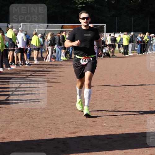 27.09.2026 - 35. Volkslauf durch das schöne Alstertal Strokosch-Dieckow http://msf.ph/oto/10584231 27.09.2026 11:39:33 Ziel 1438, 1440 meine-sportfotos.de