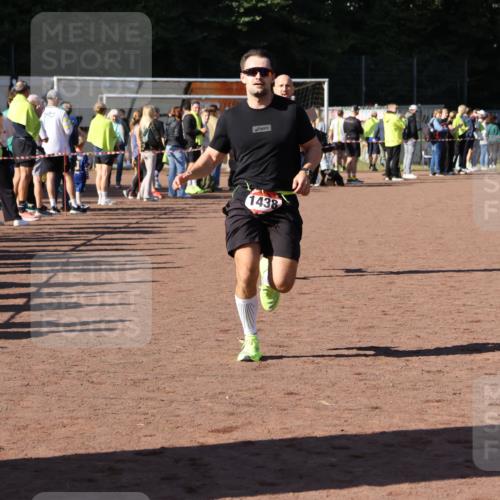 27.09.2026 - 35. Volkslauf durch das schöne Alstertal Strokosch-Dieckow http://msf.ph/oto/10584235 27.09.2026 11:39:32 Ziel 1438, 1440 meine-sportfotos.de