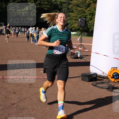 27.09.2026 - 35. Volkslauf durch das schöne Alstertal Strokosch-Dieckow http://msf.ph/oto/10584242 27.09.2026 11:36:56 Ziel 1439, 3258, 3332, 3963 meine-sportfotos.de