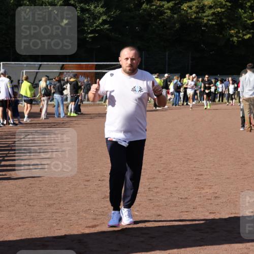 27.09.2026 - 35. Volkslauf durch das schöne Alstertal Strokosch-Dieckow http://msf.ph/oto/10584243 27.09.2026 11:39:25 Ziel 1438, 3294 meine-sportfotos.de