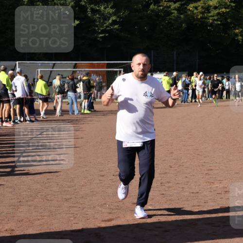 27.09.2026 - 35. Volkslauf durch das schöne Alstertal Strokosch-Dieckow http://msf.ph/oto/10584247 27.09.2026 11:39:25 Ziel 1438, 3294 meine-sportfotos.de