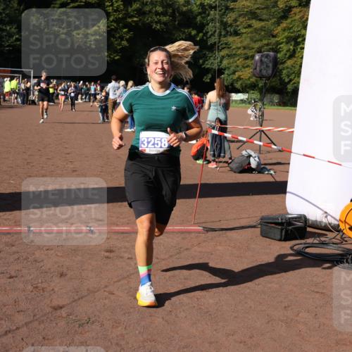 27.09.2026 - 35. Volkslauf durch das schöne Alstertal Strokosch-Dieckow http://msf.ph/oto/10584252 27.09.2026 11:36:55 Ziel 1439, 3258, 3332, 3963 meine-sportfotos.de