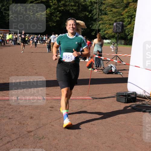 27.09.2026 - 35. Volkslauf durch das schöne Alstertal Strokosch-Dieckow http://msf.ph/oto/10584254 27.09.2026 11:36:55 Ziel 1439, 3258, 3332, 3963 meine-sportfotos.de
