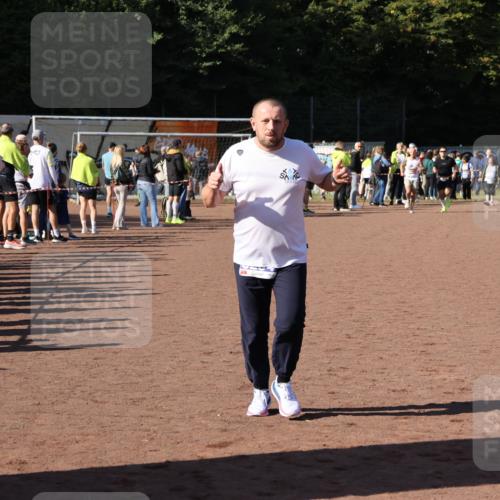 27.09.2026 - 35. Volkslauf durch das schöne Alstertal Strokosch-Dieckow http://msf.ph/oto/10584255 27.09.2026 11:39:24 Ziel 3294 meine-sportfotos.de