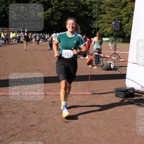 27.09.2026 - 35. Volkslauf durch das schöne Alstertal Strokosch-Dieckow http://msf.ph/oto/10584256 27.09.2026 11:36:55 Ziel 1439, 3258, 3332, 3963 meine-sportfotos.de