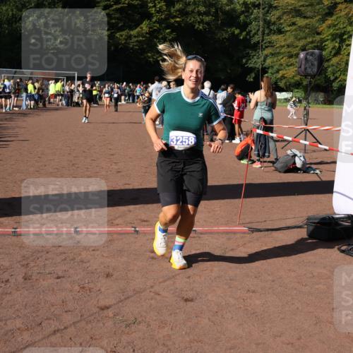 27.09.2026 - 35. Volkslauf durch das schöne Alstertal Strokosch-Dieckow http://msf.ph/oto/10584260 27.09.2026 11:36:55 Ziel 1439, 3258, 3332, 3963 meine-sportfotos.de