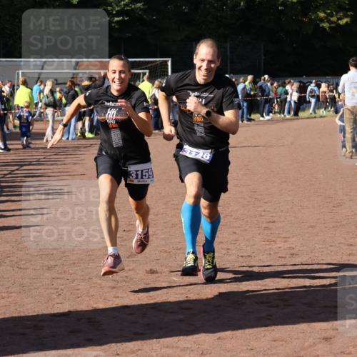 27.09.2026 - 35. Volkslauf durch das schöne Alstertal Strokosch-Dieckow http://msf.ph/oto/10584265 27.09.2026 11:39:15 Ziel 1529, 3148, 3159 meine-sportfotos.de
