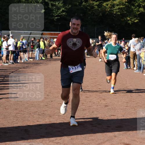 27.09.2026 - 35. Volkslauf durch das schöne Alstertal Strokosch-Dieckow http://msf.ph/oto/10584270 27.09.2026 11:36:52 Ziel 1439, 3258, 3259, 3332, 3963 meine-sportfotos.de