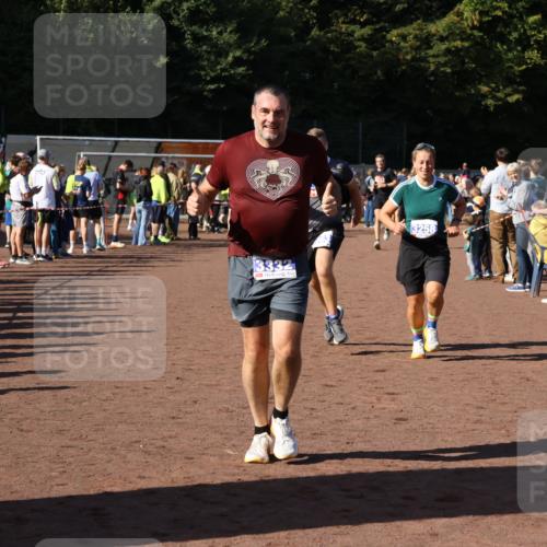 27.09.2026 - 35. Volkslauf durch das schöne Alstertal Strokosch-Dieckow http://msf.ph/oto/10584277 27.09.2026 11:36:52 Ziel 1439, 3258, 3259, 3332, 3963 meine-sportfotos.de