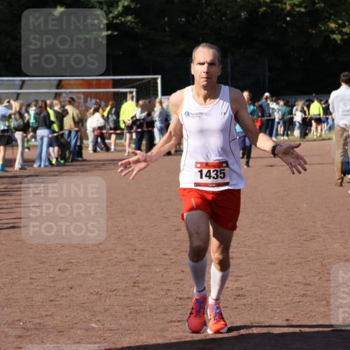 27.09.2026 - 35. Volkslauf durch das schöne Alstertal Strokosch-Dieckow http://msf.ph/oto/10584295 27.09.2026 11:39:04 Ziel 1435, 1529 meine-sportfotos.de