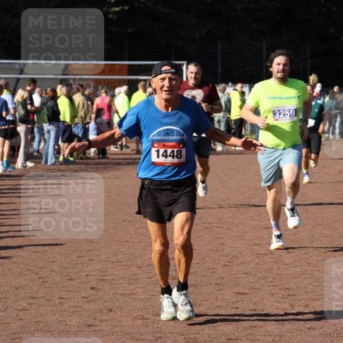 27.09.2026 - 35. Volkslauf durch das schöne Alstertal Strokosch-Dieckow http://msf.ph/oto/10584308 27.09.2026 11:36:46 Ziel 1448, 3258, 3259, 3332, 3963 meine-sportfotos.de