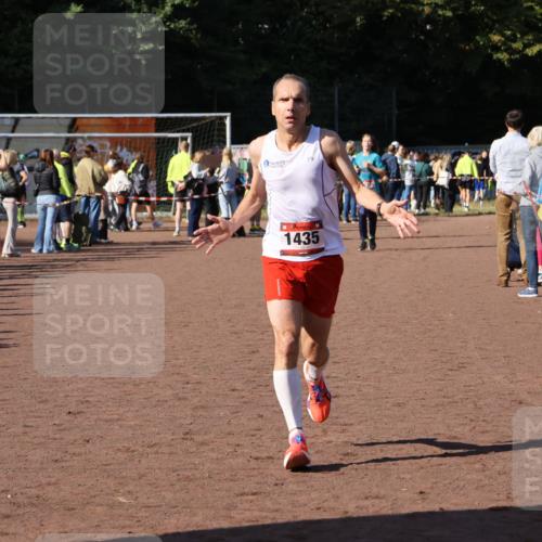 27.09.2026 - 35. Volkslauf durch das schöne Alstertal Strokosch-Dieckow http://msf.ph/oto/10584312 27.09.2026 11:39:03 Ziel 1435 meine-sportfotos.de