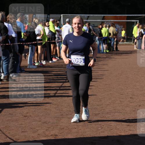 27.09.2026 - 35. Volkslauf durch das schöne Alstertal Strokosch-Dieckow http://msf.ph/oto/10584330 27.09.2026 11:38:42 Ziel 2095, 3280 meine-sportfotos.de
