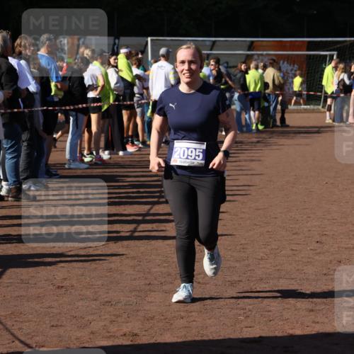 27.09.2026 - 35. Volkslauf durch das schöne Alstertal Strokosch-Dieckow http://msf.ph/oto/10584332 27.09.2026 11:38:42 Ziel 2095, 3280 meine-sportfotos.de