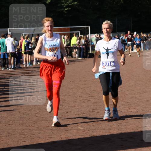 27.09.2026 - 35. Volkslauf durch das schöne Alstertal Strokosch-Dieckow http://msf.ph/oto/10584338 27.09.2026 11:36:37 Ziel 3015, 3016, 3421 meine-sportfotos.de