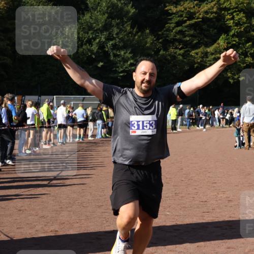 27.09.2026 - 35. Volkslauf durch das schöne Alstertal Strokosch-Dieckow http://msf.ph/oto/10584348 27.09.2026 11:38:25 Ziel 3153 meine-sportfotos.de