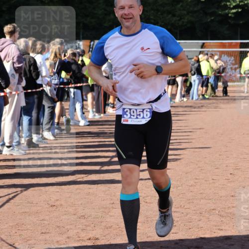 27.09.2026 - 35. Volkslauf durch das schöne Alstertal Strokosch-Dieckow http://msf.ph/oto/10584349 27.09.2026 11:36:31 Ziel 3015, 3016, 3310, 3421, 3956 meine-sportfotos.de