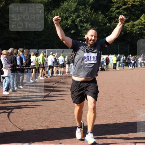 27.09.2026 - 35. Volkslauf durch das schöne Alstertal Strokosch-Dieckow http://msf.ph/oto/10584357 27.09.2026 11:38:25 Ziel 3153 meine-sportfotos.de
