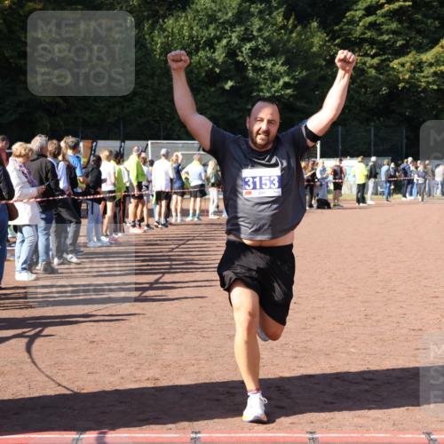 27.09.2026 - 35. Volkslauf durch das schöne Alstertal Strokosch-Dieckow http://msf.ph/oto/10584364 27.09.2026 11:38:24 Ziel 3153 meine-sportfotos.de