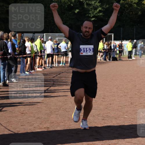 27.09.2026 - 35. Volkslauf durch das schöne Alstertal Strokosch-Dieckow http://msf.ph/oto/10584372 27.09.2026 11:38:24 Ziel 3153 meine-sportfotos.de