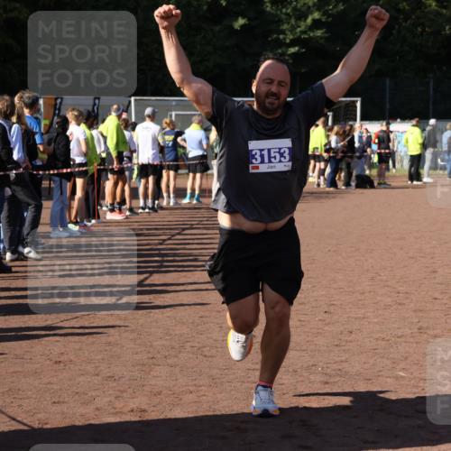 27.09.2026 - 35. Volkslauf durch das schöne Alstertal Strokosch-Dieckow http://msf.ph/oto/10584374 27.09.2026 11:38:24 Ziel 3153 meine-sportfotos.de