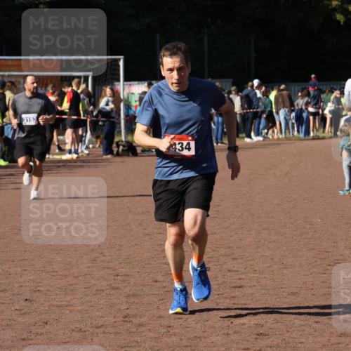 27.09.2026 - 35. Volkslauf durch das schöne Alstertal Strokosch-Dieckow http://msf.ph/oto/10584381 27.09.2026 11:38:18 Ziel 1434, 3153 meine-sportfotos.de