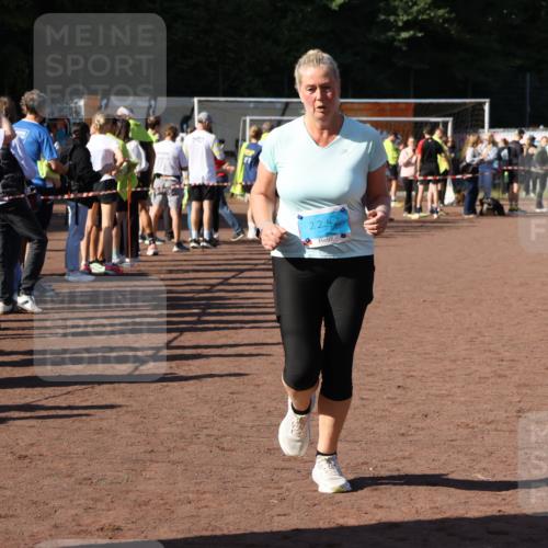 27.09.2026 - 35. Volkslauf durch das schöne Alstertal Strokosch-Dieckow http://msf.ph/oto/10584393 27.09.2026 11:38:11 Ziel 1434, 2242 meine-sportfotos.de