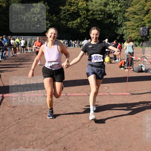 27.09.2026 - 35. Volkslauf durch das schöne Alstertal Strokosch-Dieckow http://msf.ph/oto/10584420 27.09.2026 11:38:03 Ziel 1431, 2242, 3104, 3105, 3171 meine-sportfotos.de