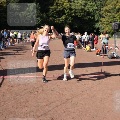 27.09.2026 - 35. Volkslauf durch das schöne Alstertal Strokosch-Dieckow http://msf.ph/oto/10584433 27.09.2026 11:38:02 Ziel 1431, 3104, 3105, 3171, 3240 meine-sportfotos.de