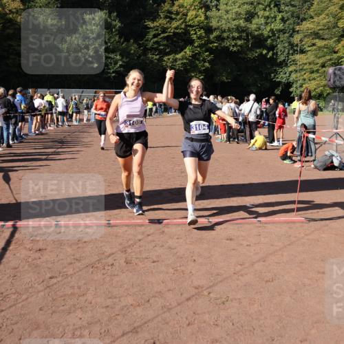 27.09.2026 - 35. Volkslauf durch das schöne Alstertal Strokosch-Dieckow http://msf.ph/oto/10584441 27.09.2026 11:38:02 Ziel 1431, 3104, 3105, 3171, 3240 meine-sportfotos.de