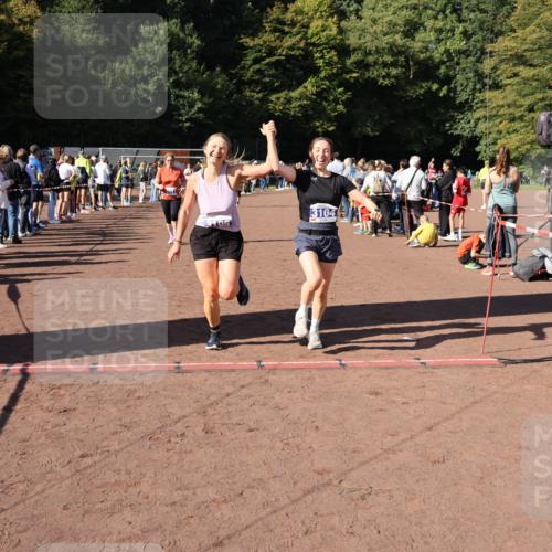 27.09.2026 - 35. Volkslauf durch das schöne Alstertal Strokosch-Dieckow http://msf.ph/oto/10584446 27.09.2026 11:38:02 Ziel 1431, 3104, 3105, 3171, 3240 meine-sportfotos.de