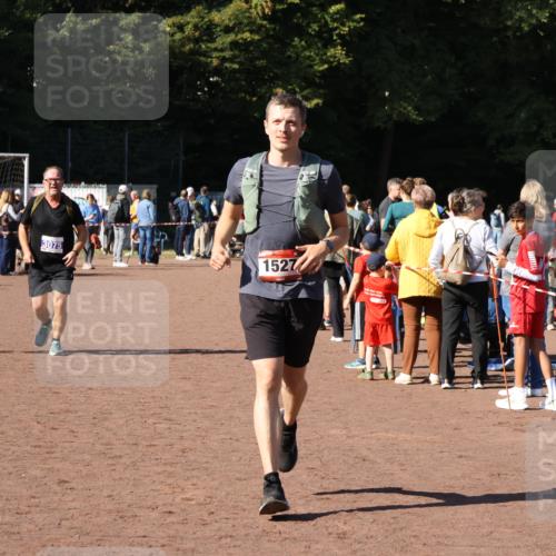 27.09.2026 - 35. Volkslauf durch das schöne Alstertal Strokosch-Dieckow http://msf.ph/oto/10584483 27.09.2026 11:51:48 Ziel 1527, 3074, 3075 meine-sportfotos.de