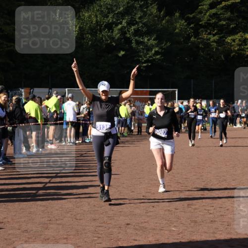 27.09.2026 - 35. Volkslauf durch das schöne Alstertal Strokosch-Dieckow http://msf.ph/oto/10584484 27.09.2026 11:36:00 Ziel 2045, 3087, 3101, 3138, 3224, 3225, 3228, 3986, 3987 meine-sportfotos.de