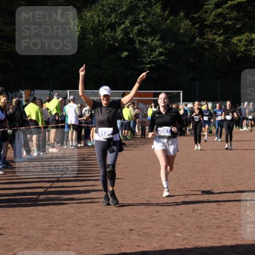 27.09.2026 - 35. Volkslauf durch das schöne Alstertal Strokosch-Dieckow http://msf.ph/oto/10584485 27.09.2026 11:36:00 Ziel 2045, 3087, 3101, 3138, 3224, 3225, 3228, 3986, 3987 meine-sportfotos.de