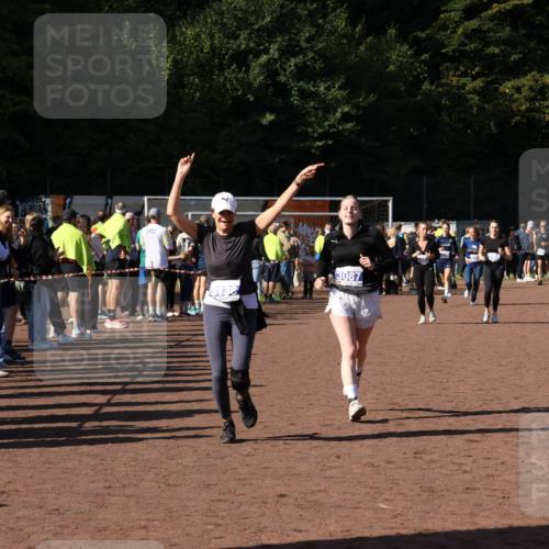 27.09.2026 - 35. Volkslauf durch das schöne Alstertal Strokosch-Dieckow http://msf.ph/oto/10584487 27.09.2026 11:36:00 Ziel 2045, 3087, 3101, 3138, 3224, 3225, 3228, 3986, 3987 meine-sportfotos.de