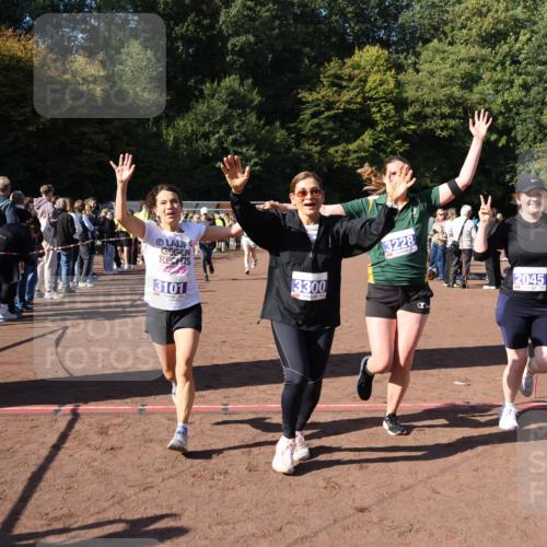 27.09.2026 - 35. Volkslauf durch das schöne Alstertal Strokosch-Dieckow http://msf.ph/oto/10584505 27.09.2026 11:35:57 Ziel 2045, 3087, 3101, 3138, 3228, 3300 meine-sportfotos.de